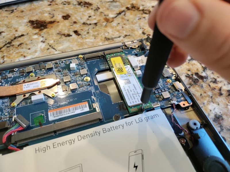 |Nâng cấp ổ cứng SSD| - Có chạy "xé gió" như lời đồn? gắn ssd mới vào