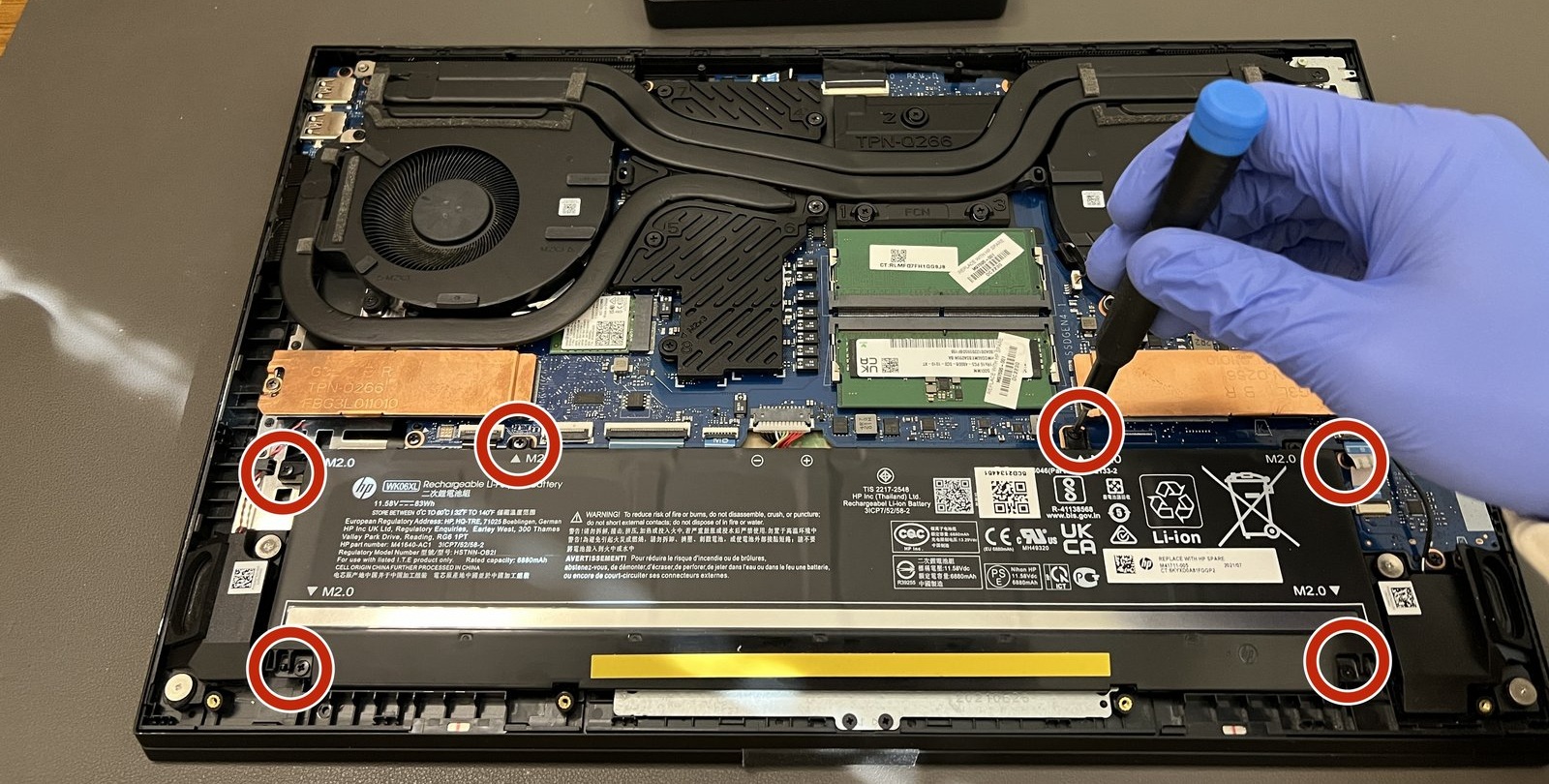 Dịch vụ vệ sinh laptop - Giải pháp tối ưu để bảo vệ và nâng cao hiệu suất máy tính