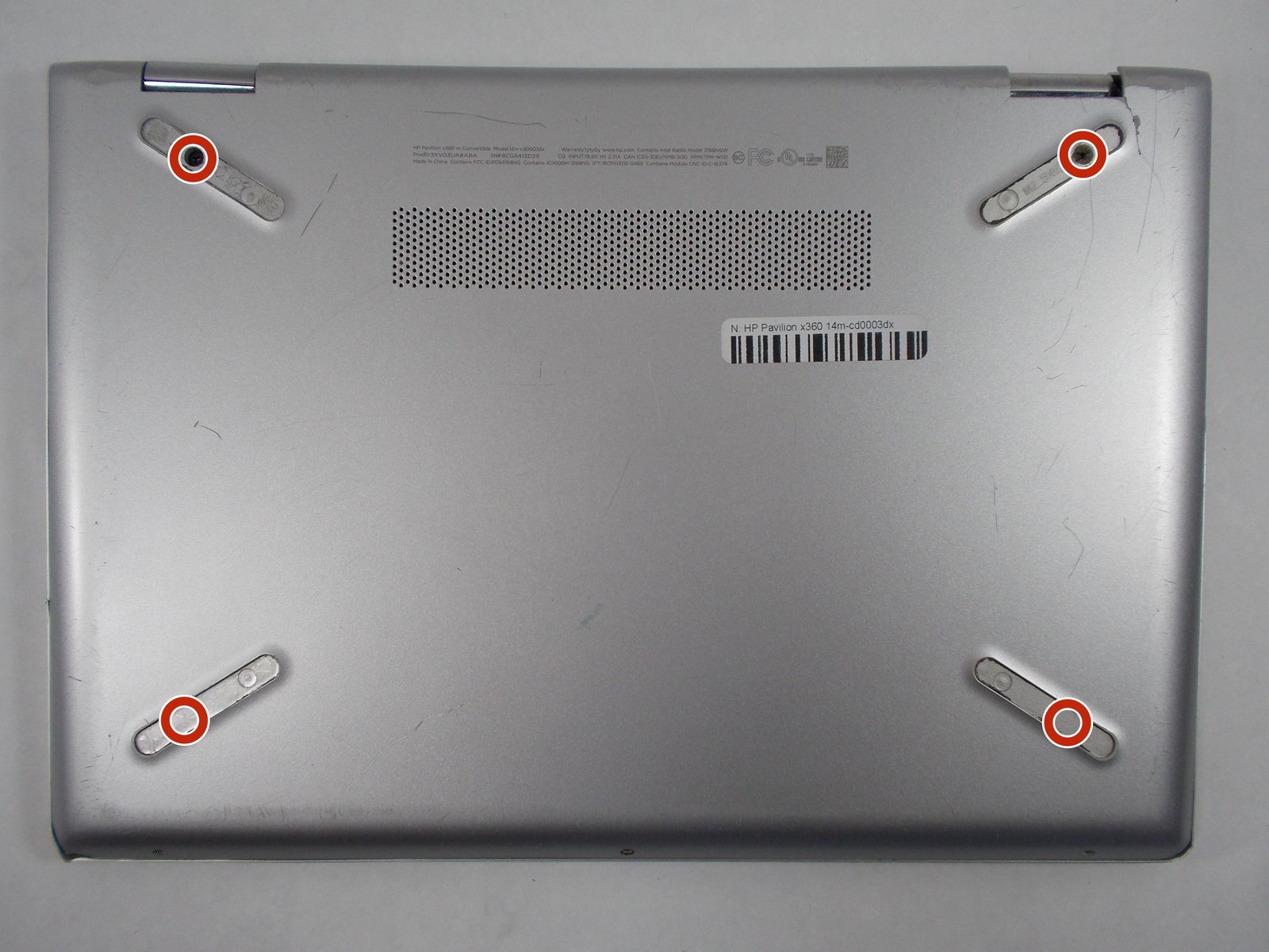 nâng cấp ổ cứng laptop ssd, tháo mặt lưng
