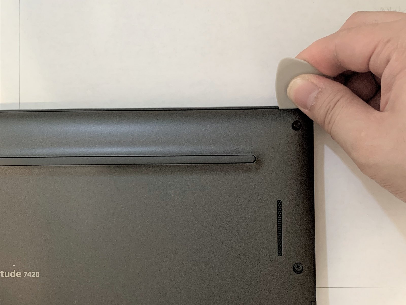 Thay Pin Laptop Dell - Hướng Dẫn Chi Tiết Và Những Lưu Ý Quan Trọng